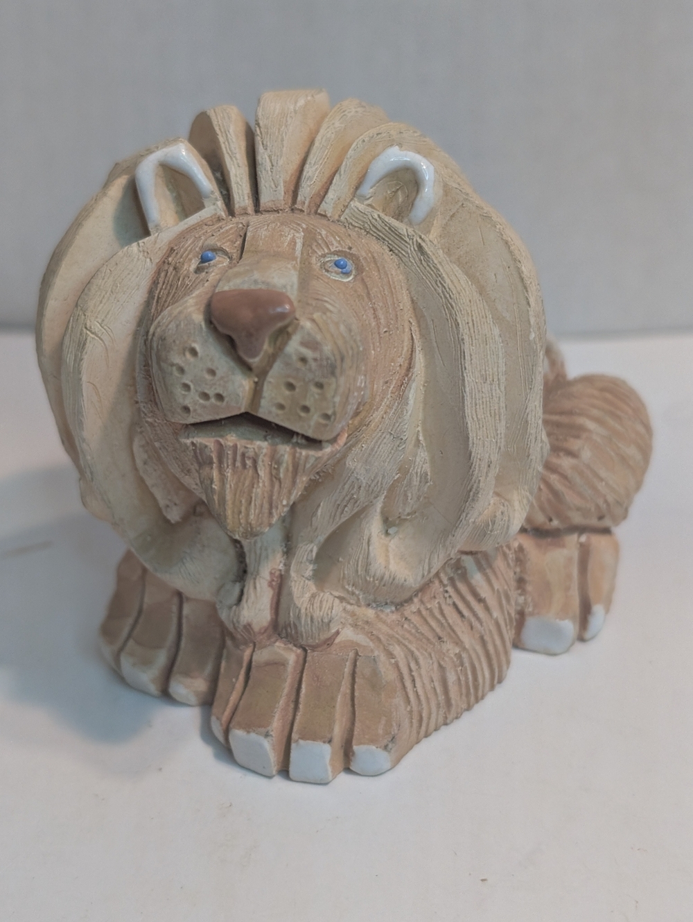 Vintage Artesania Rinconada African Lion Clay Figurine Signed.